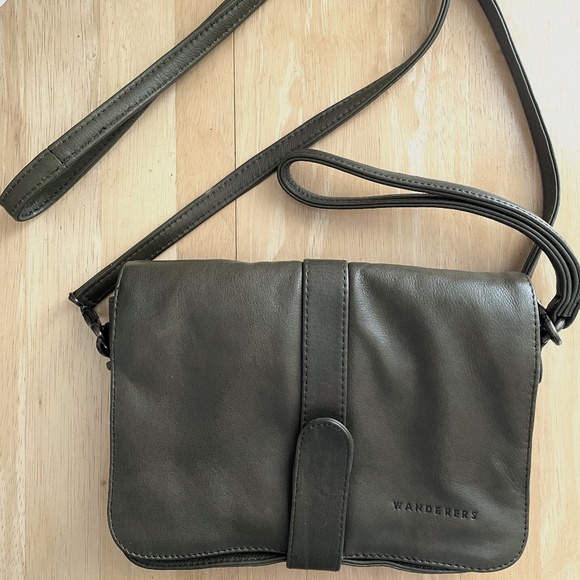 Wanderers Bags Buttery Soft Crossbody Olive Wanderers Notting Hill